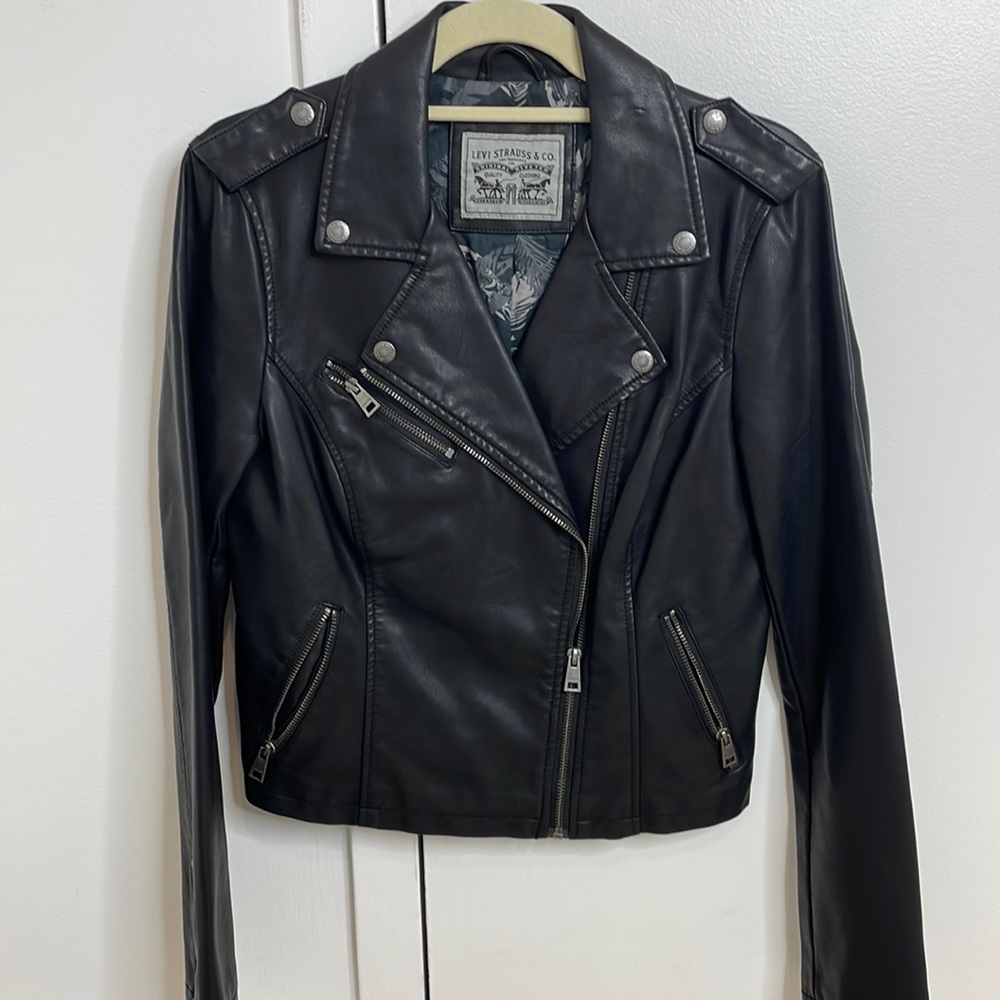 LEVIS LEATHER JACKET